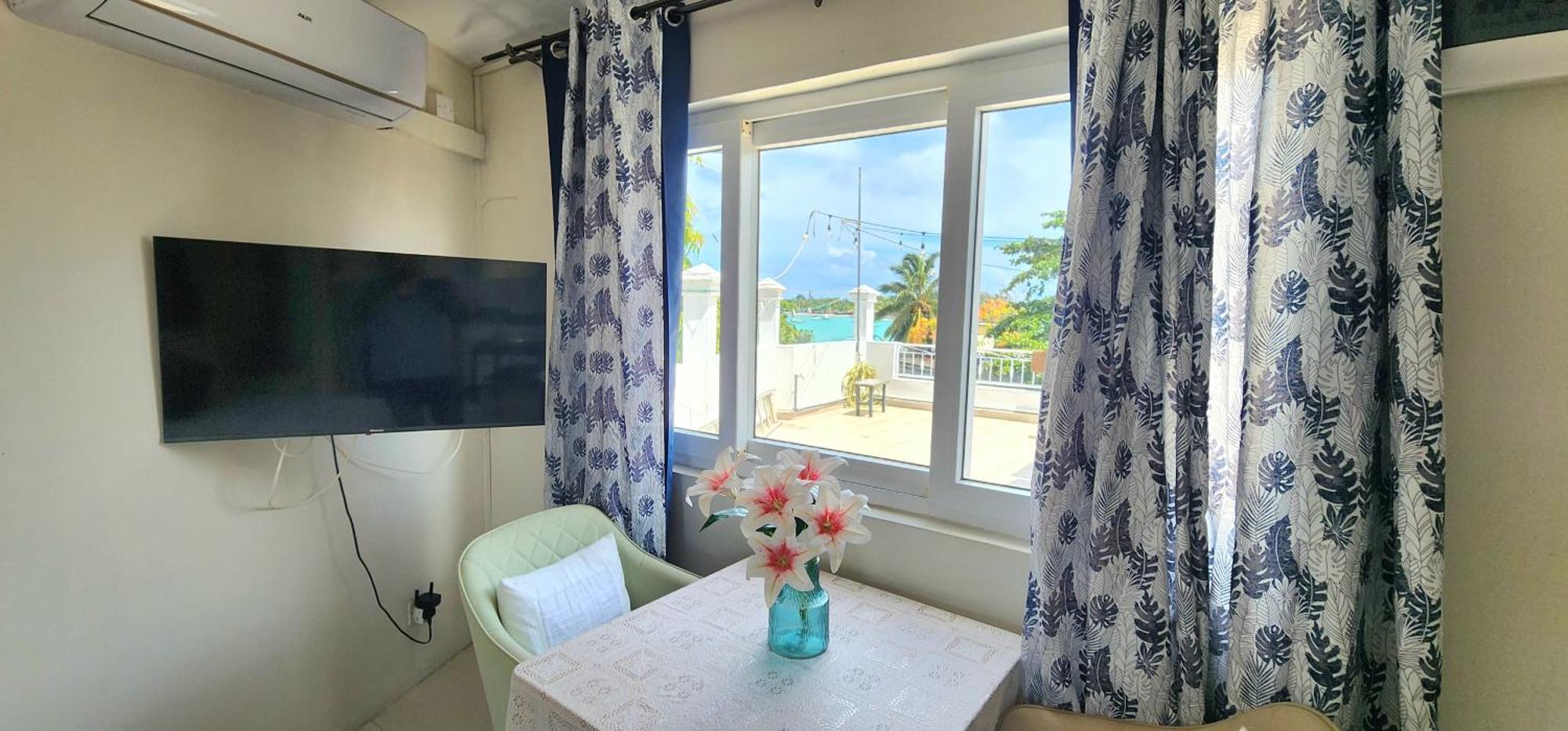 Lovely Studio Apartment With Views Of The Lagoon. Grand Baie Exteriör bild