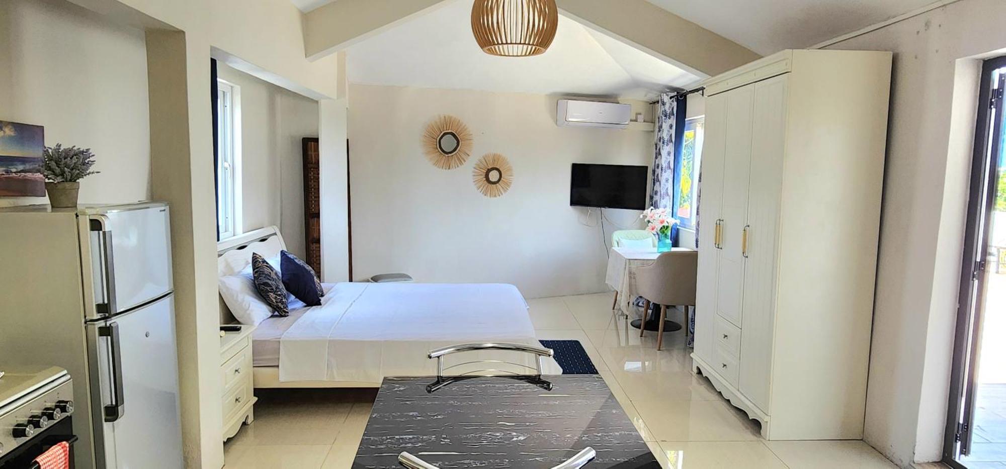 Lovely Studio Apartment With Views Of The Lagoon. Grand Baie Exteriör bild